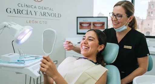 Limpieza dental y resinas estéticas León Gto